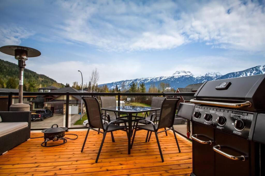 The Best 2 Bedrooms Suite In Revelstoke! 外观 照片