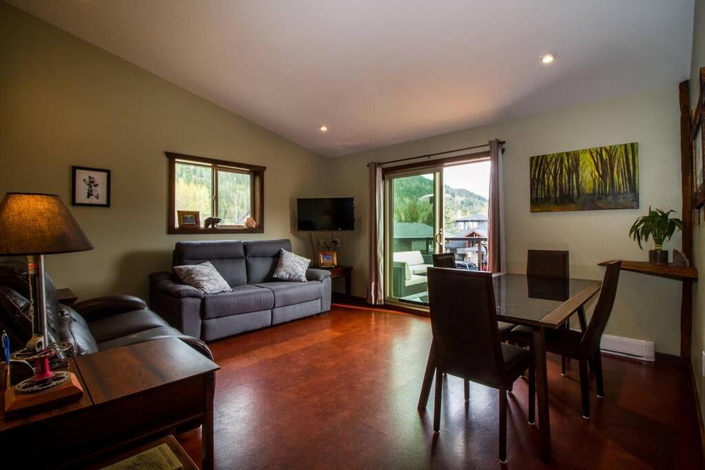 The Best 2 Bedrooms Suite In Revelstoke! 外观 照片