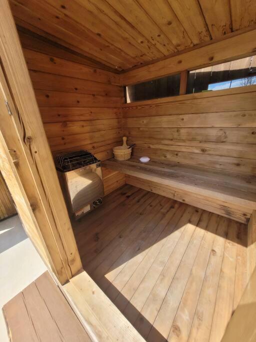The Best 2 Bedrooms Suite In Revelstoke! 外观 照片